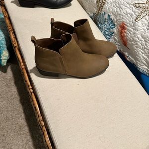 NWOT never worn tan boots by Sun & Stone 8 1/2 for women